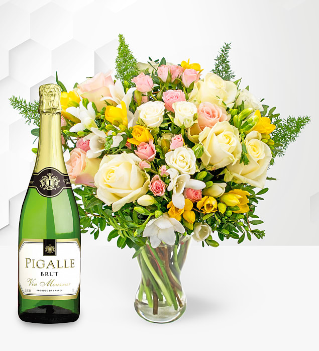 Rose and Freesia With Pigalle